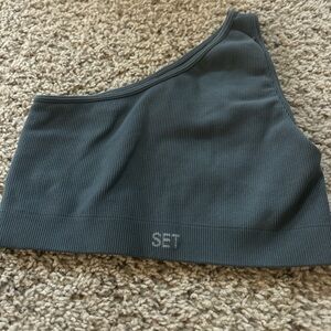 Set active bundle! One gray one shoulder bra, and one pair of black leggings.